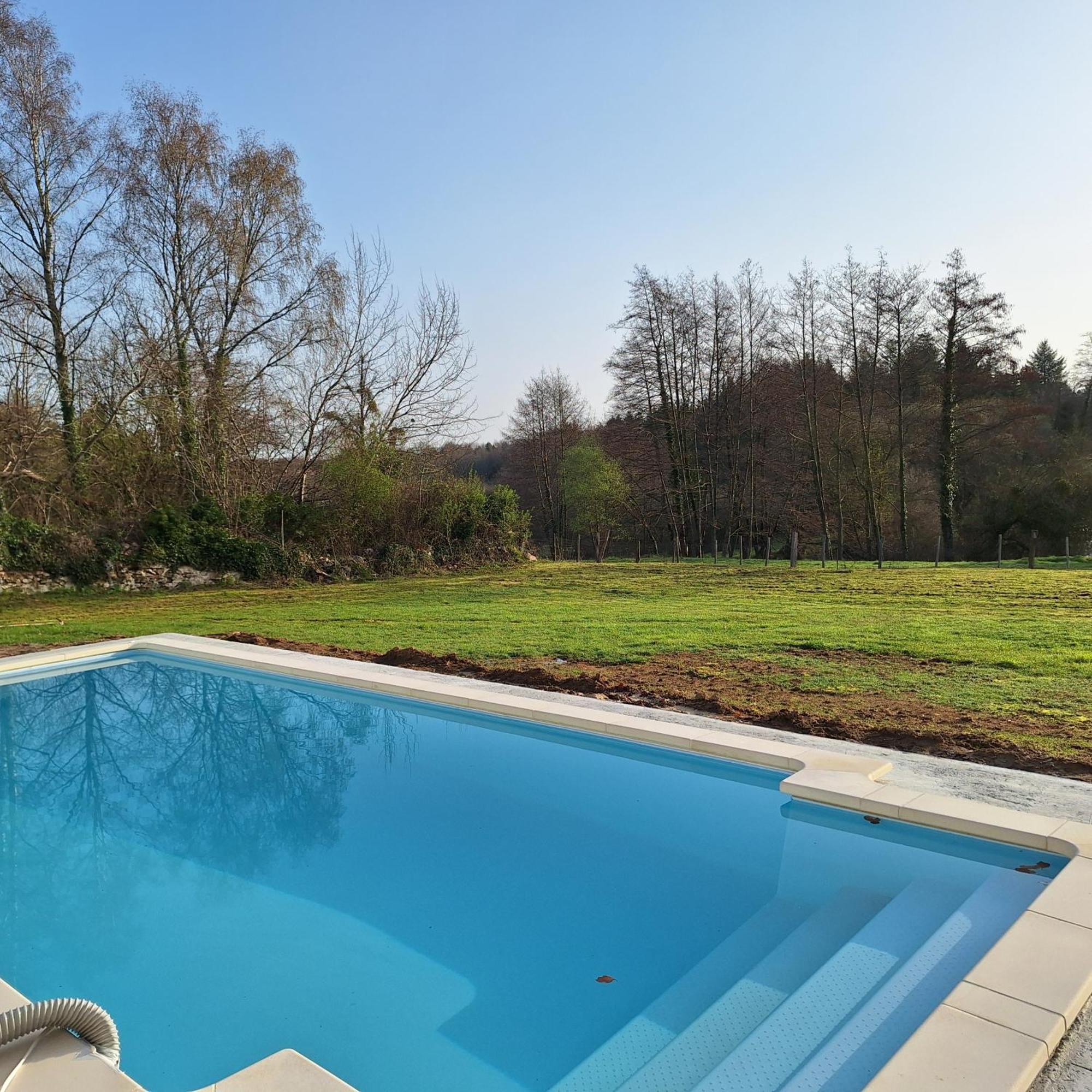Villa Les Granges De Soulagnieux Et Sa Piscine Privee à Piégut-Pluviers Extérieur photo